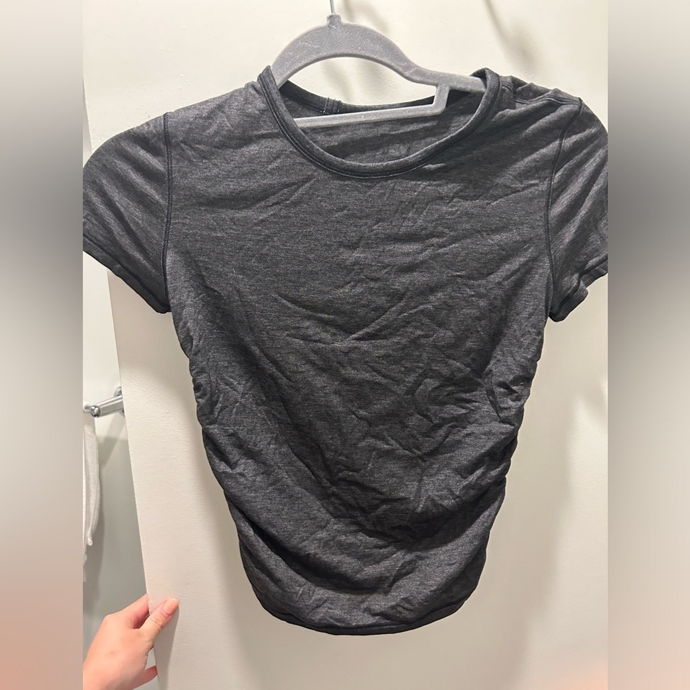 Lululemon cropped and ruched top size 2